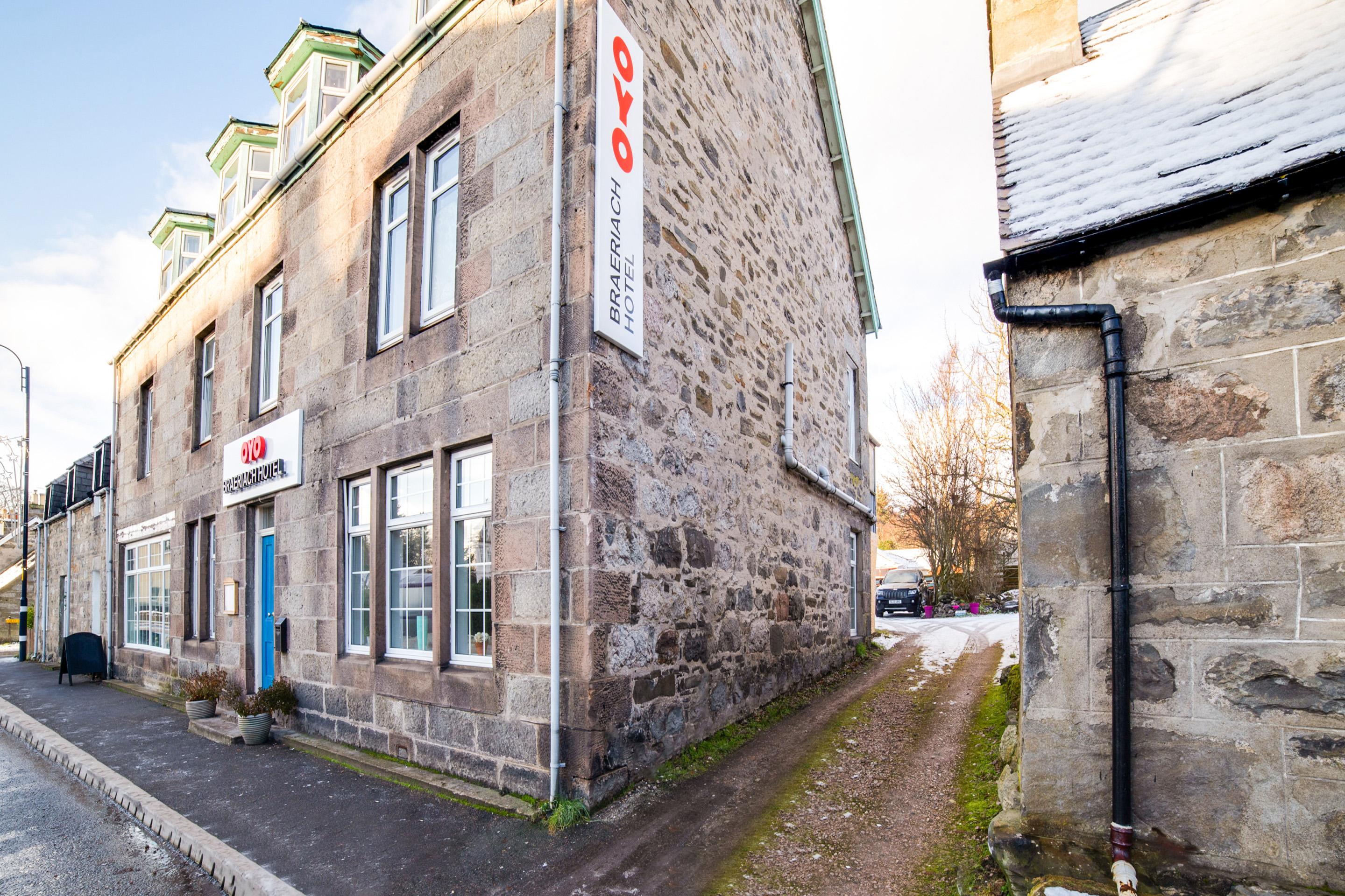 Oyo Braeriach Hotel, Highlands Scotland Newtonmore Exterior foto